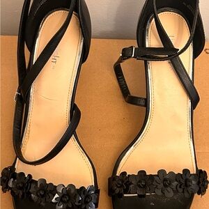 Black Wrap Heels Size 9.5 , Petal open toe
